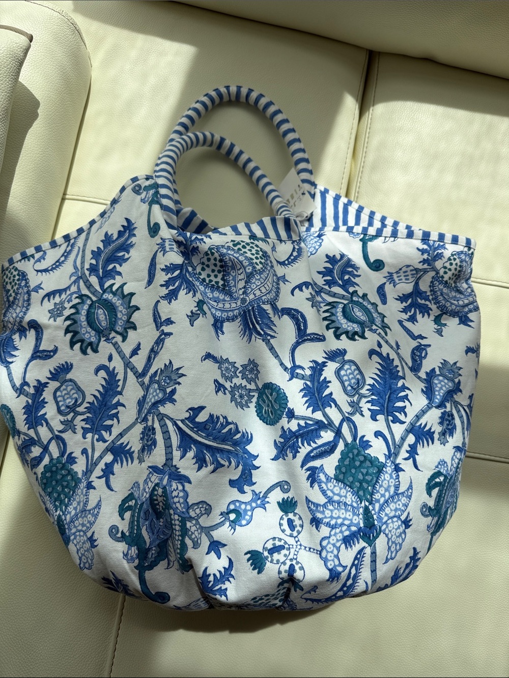 Roller Rabbit Amanda Bondi Bag - Picture 10 of 17